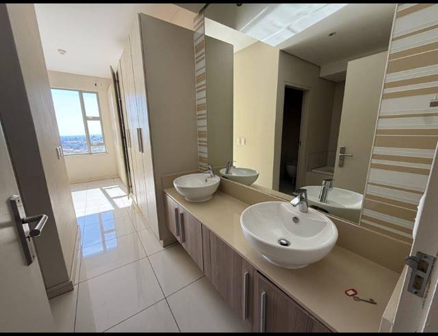 2 BEDROOM APARTMENT TO LET IN ROSEBANK